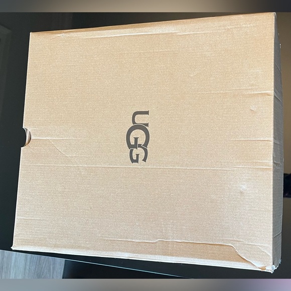 UGG Classic Short II Croc - Picture 7 of 7